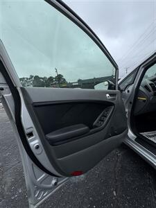 2018 Kia Forte LX Plus   - Photo 8 - Columbia, SC 29210