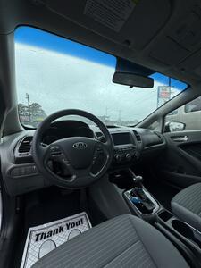 2018 Kia Forte LX Plus   - Photo 5 - Columbia, SC 29210
