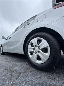 2018 Kia Forte LX Plus   - Photo 11 - Columbia, SC 29210