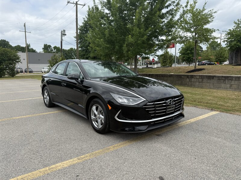 2023 Hyundai SONATA SE  