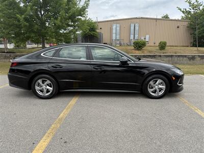 2023 Hyundai SONATA SE   - Photo 2 - Columbia, SC 29210
