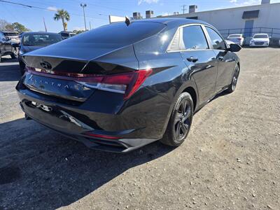 2022 Hyundai ELANTRA SEL   - Photo 4 - Columbia, SC 29210