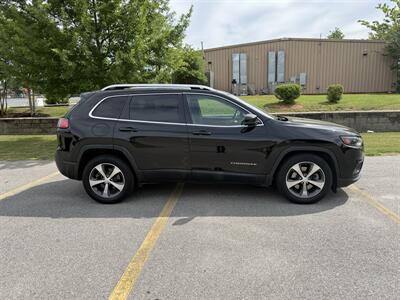 2019 Jeep Cherokee Limited   - Photo 2 - Columbia, SC 29210