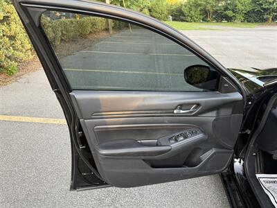 2022 Nissan Altima 2.5 SR - Photo 9 - Columbia, SC 29210