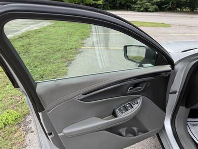 2017 Chevrolet Impala LT - Photo 17 - Columbia, SC 29210