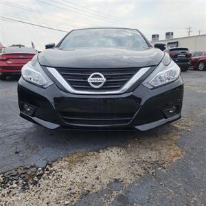 2017 Nissan Altima 2.5 SV   - Photo 2 - Columbia, SC 29210