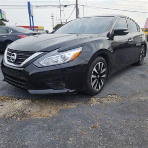 2017 Nissan Altima 2.5 SV   - Photo 1 - Columbia, SC 29210