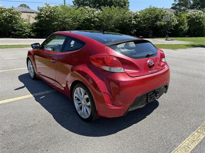 2013 Hyundai Veloster DCT - Photo 5 - Columbia, SC 29210