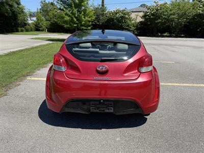 2013 Hyundai Veloster DCT - Photo 4 - Columbia, SC 29210