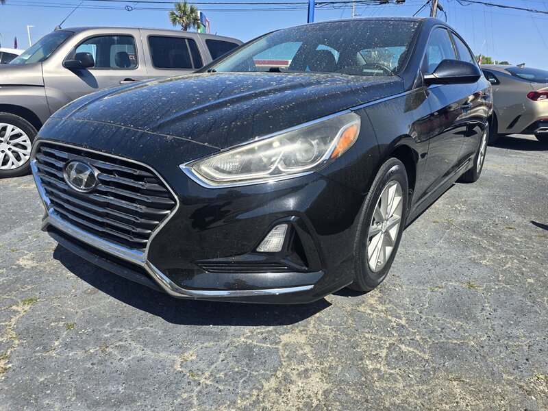 2018 Hyundai Sonata SE   - Photo 1 - Columbia, SC 29210