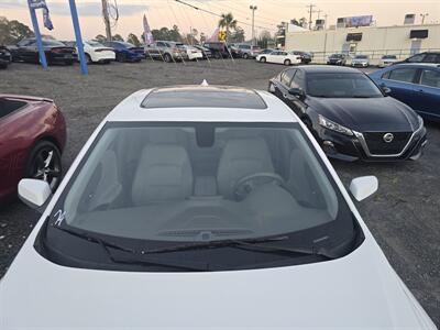 2017 Chevrolet Malibu LT - Photo 6 - Columbia, SC 29210