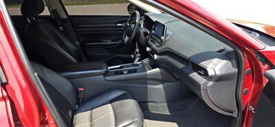 2022 Nissan Altima 2.5 SR - Photo 9 - Columbia, SC 29210