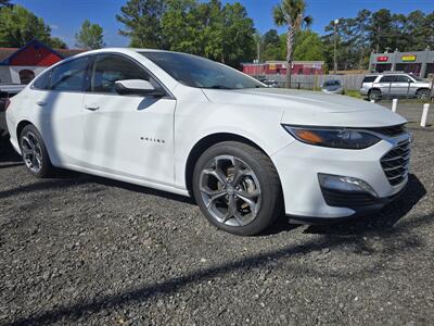 2020 Chevrolet Malibu LT   - Photo 2 - Columbia, SC 29210