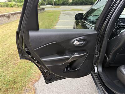 2020 Jeep Cherokee Limited   - Photo 16 - Columbia, SC 29210