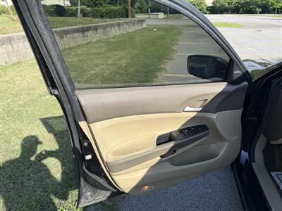 2010 Honda Accord LX   - Photo 8 - Columbia, SC 29210