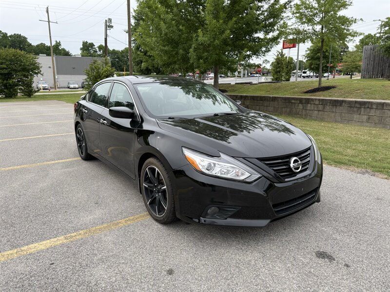 2018 Nissan Altima 2.5 SR   - Photo 1 - Columbia, SC 29210