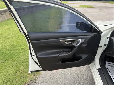 2018 Nissan Altima 2.5 SR - Photo 10 - Columbia, SC 29210