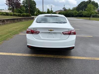 2022 Chevrolet Malibu LT - Photo 4 - Columbia, SC 29210