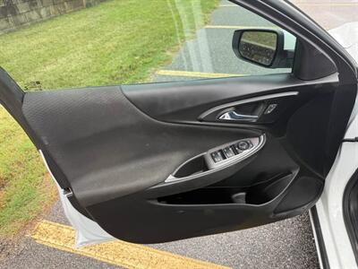 2022 Chevrolet Malibu LT - Photo 10 - Columbia, SC 29210