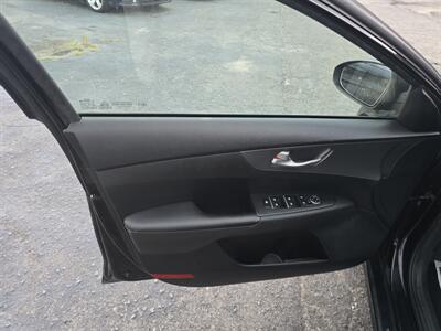 2019 Kia Forte FE   - Photo 10 - Columbia, SC 29210
