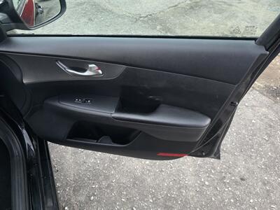 2019 Kia Forte FE   - Photo 14 - Columbia, SC 29210