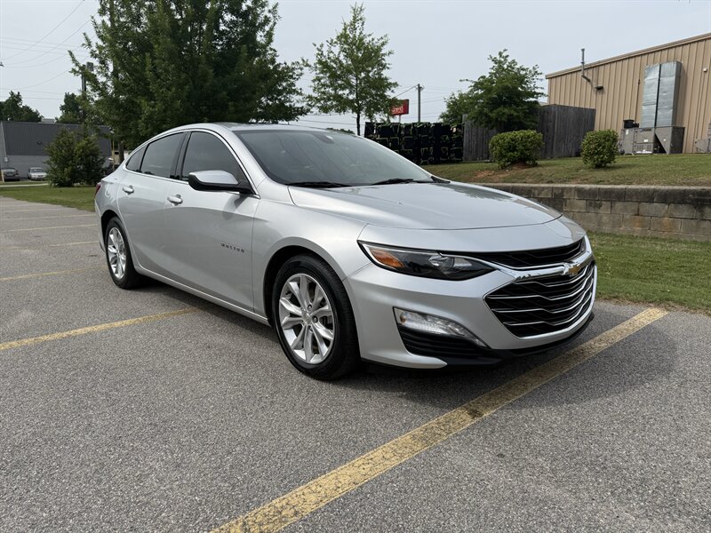2020 Chevrolet Malibu LT   - Photo 1 - Columbia, SC 29210