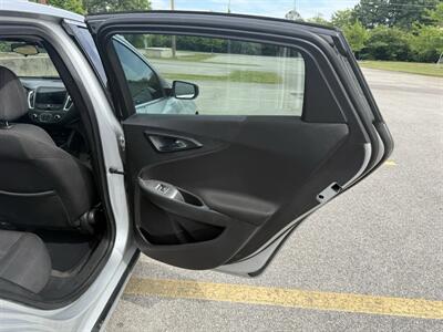2020 Chevrolet Malibu LT - Photo 10 - Columbia, SC 29210