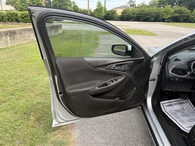 2020 Chevrolet Malibu LT - Photo 16 - Columbia, SC 29210