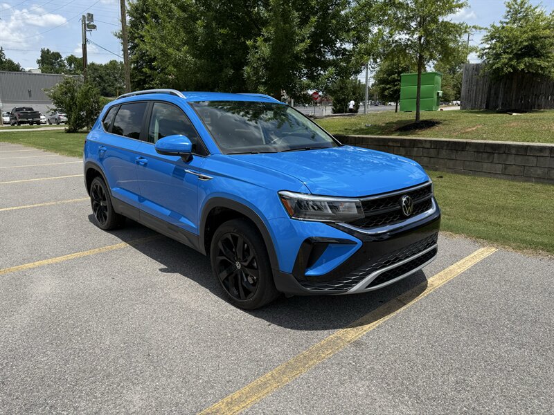 2024 Volkswagen Taos SE  