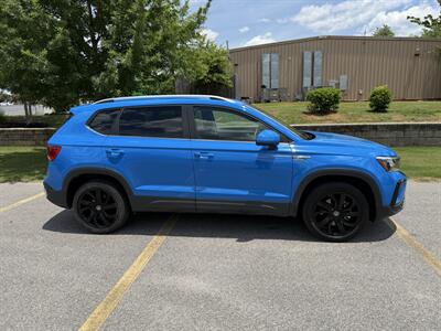 2024 Volkswagen Taos SE   - Photo 2 - Columbia, SC 29210