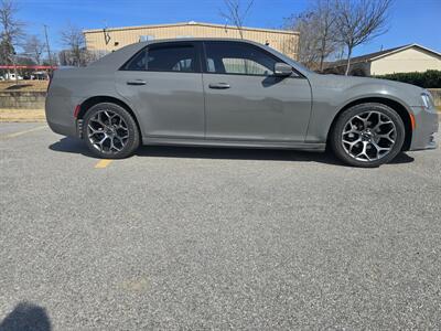 2018 Chrysler 300 Series S   - Photo 4 - Columbia, SC 29210