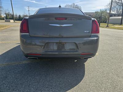 2018 Chrysler 300 Series S   - Photo 5 - Columbia, SC 29210
