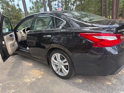 2017 Nissan Maxima   - Photo 4 - Columbia, SC 29210
