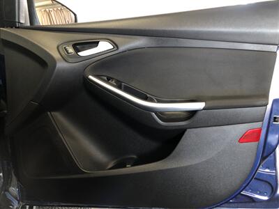2017 Ford Focus ST   - Photo 17 - Sacramento, CA 95825