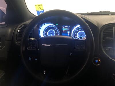 2014 Chrysler 300 S   - Photo 16 - Sacramento, CA 95825