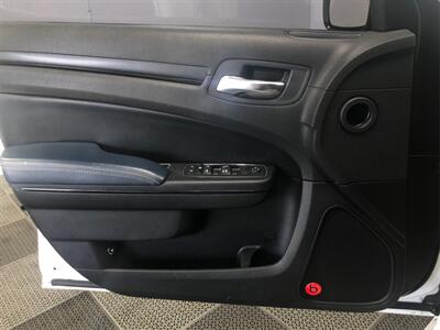 2014 Chrysler 300 S   - Photo 17 - Sacramento, CA 95825