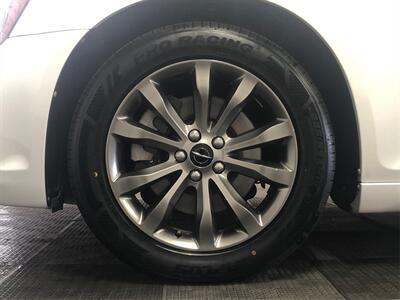 2014 Chrysler 300 S   - Photo 19 - Sacramento, CA 95825