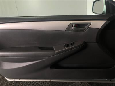 2004 Toyota Camry Solara SE V6   - Photo 16 - Sacramento, CA 95825