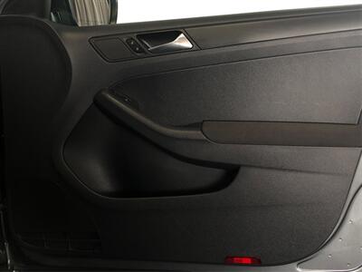 2011 Volkswagen Jetta S   - Photo 15 - Sacramento, CA 95825