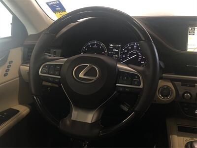 2017 Lexus ES 350   - Photo 16 - Sacramento, CA 95825