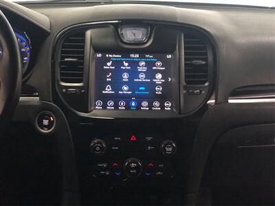 2018 Chrysler 300 S - Photo 11 - Sacramento, CA 95825