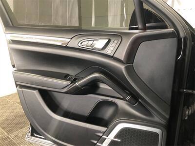 2016 Porsche Cayenne Turbo S   - Photo 17 - Sacramento, CA 95825