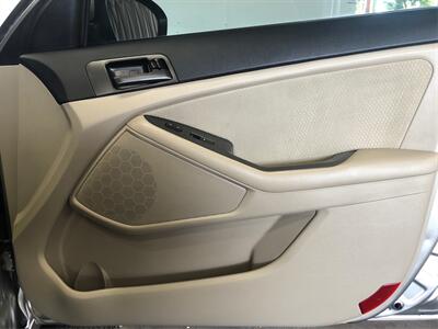 2011 Kia Optima LX - Photo 17 - Sacramento, CA 95825