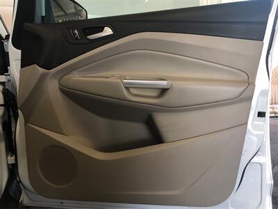 2014 Ford C-MAX Hybrid SE   - Photo 17 - Sacramento, CA 95825