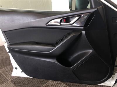 2015 Mazda Mazda3 i Sport   - Photo 16 - Sacramento, CA 95825