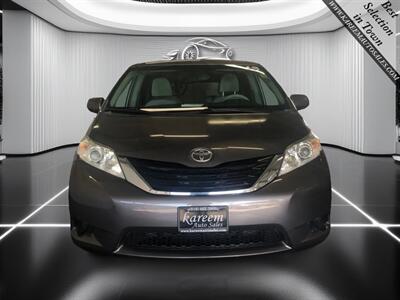 2013 Toyota Sienna LE 8-Passenger   - Photo 2 - Sacramento, CA 95825