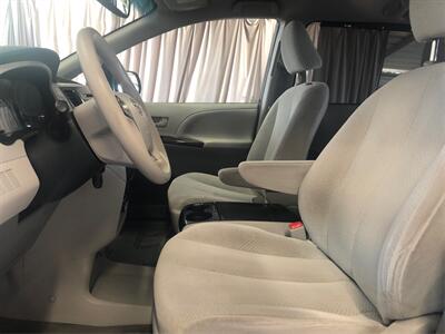 2013 Toyota Sienna LE 8-Passenger   - Photo 9 - Sacramento, CA 95825
