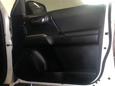 2016 Toyota Tacoma TRD Sport   - Photo 17 - Sacramento, CA 95825