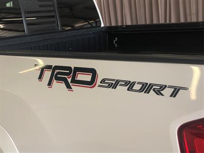 2016 Toyota Tacoma TRD Sport   - Photo 19 - Sacramento, CA 95825