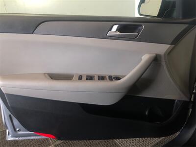 2015 Hyundai SONATA SE   - Photo 16 - Sacramento, CA 95825